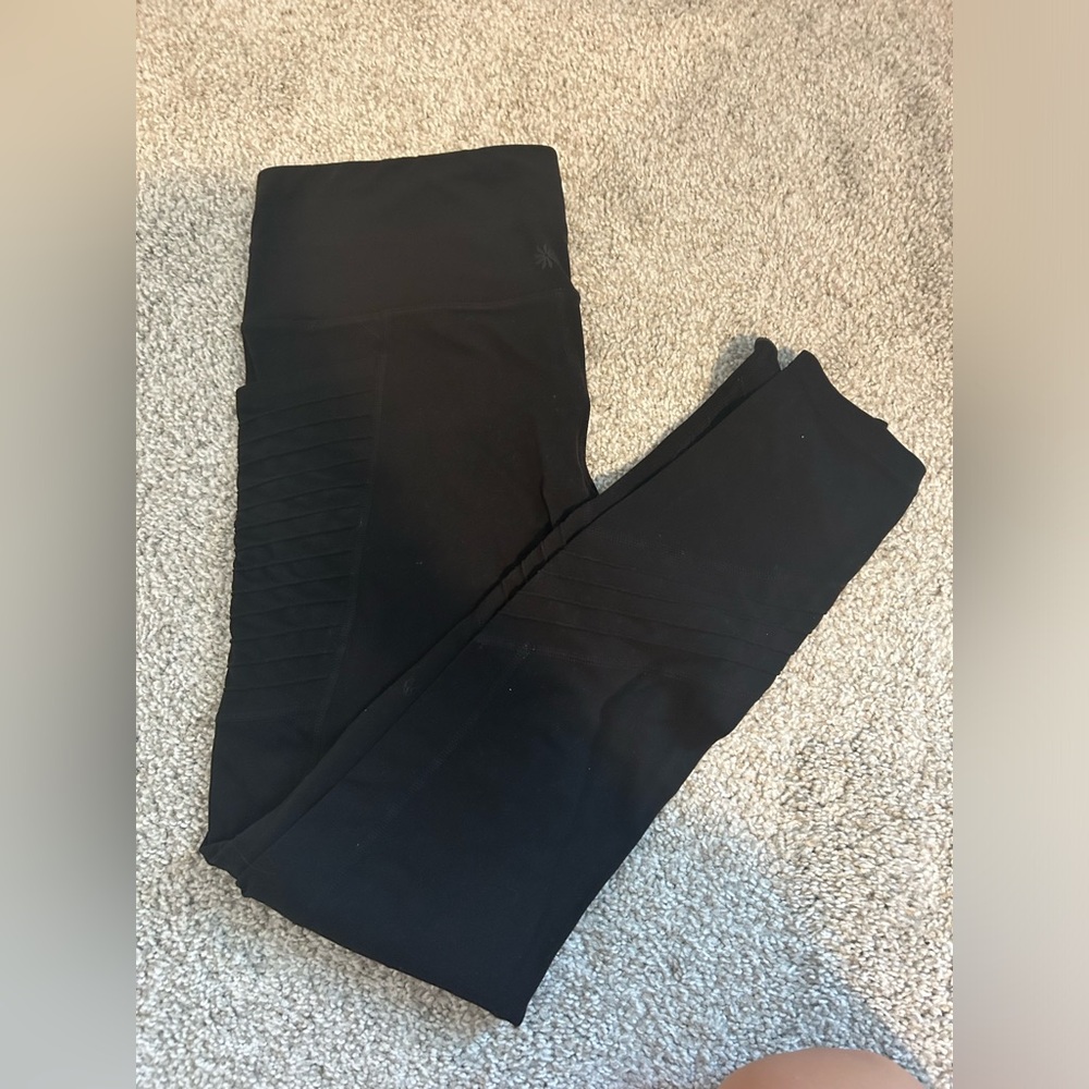 Athleta Salutation Stash Leggings
